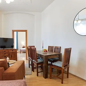 Narodni - Old Town Aparthotel