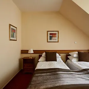 Fleur De Lis Otel