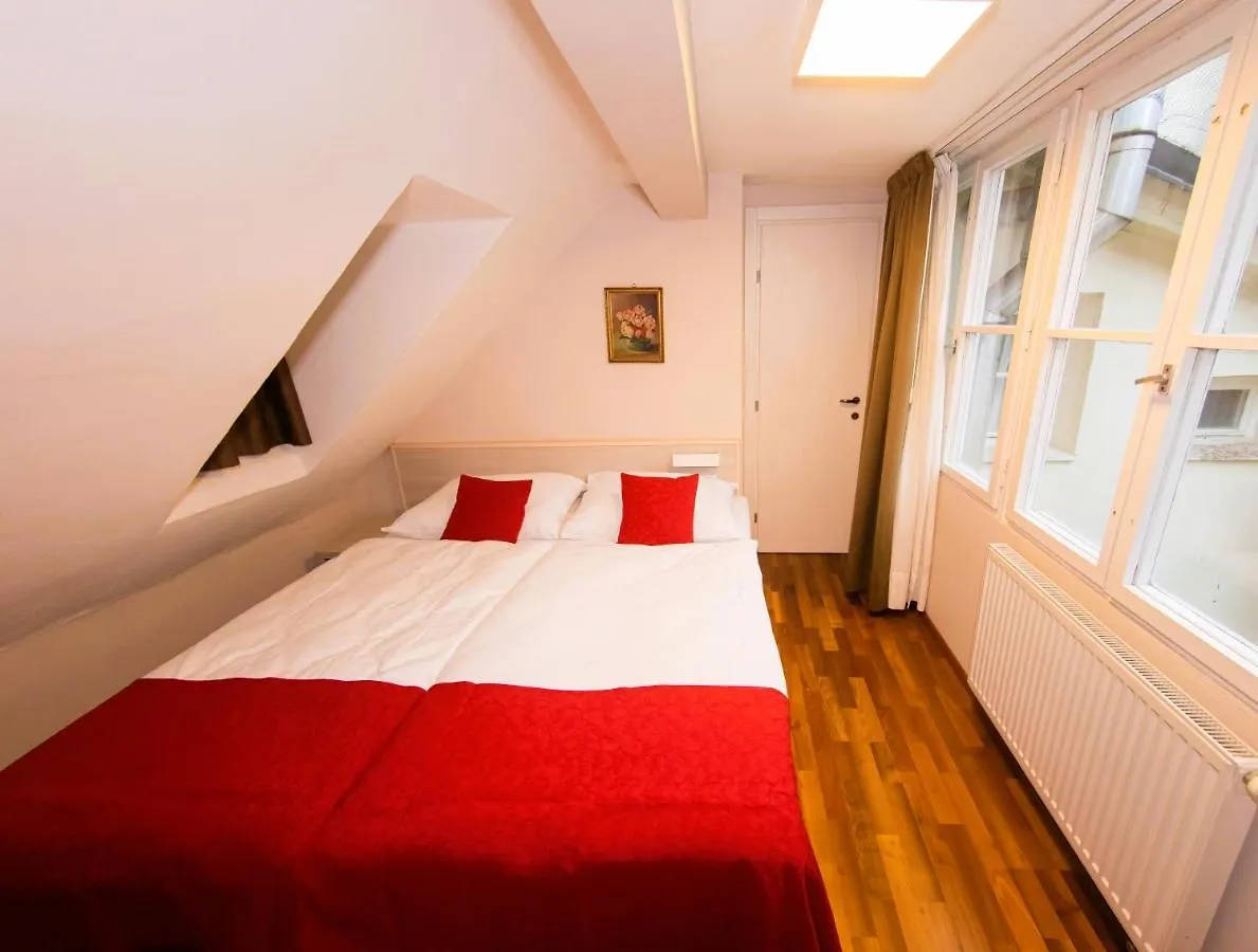 Aparthotel Boutique Residence By Little King