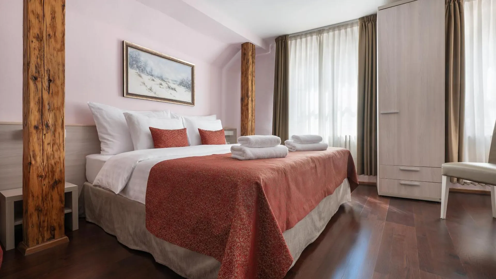 Aparthotel Boutique Residence By Little King