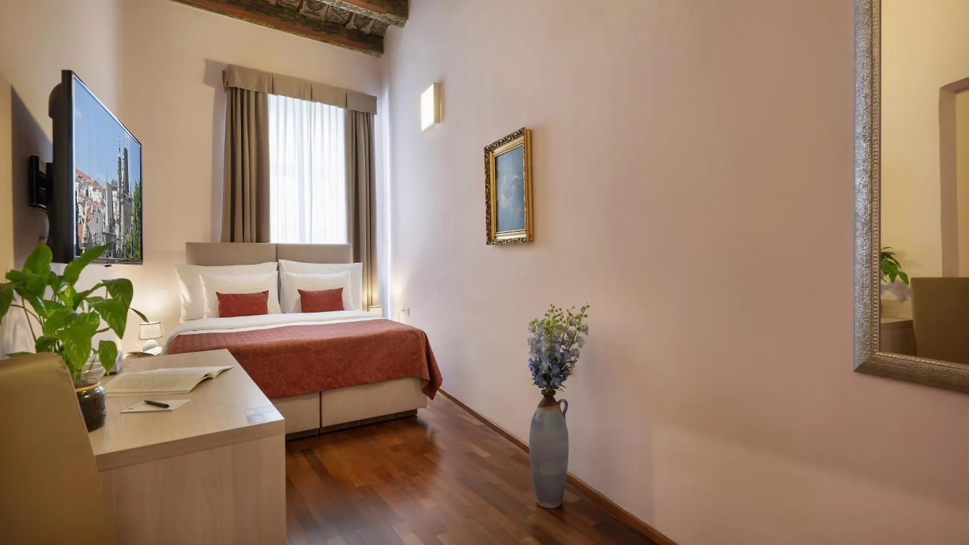 Boutique Residence By Little King Aparthotel
