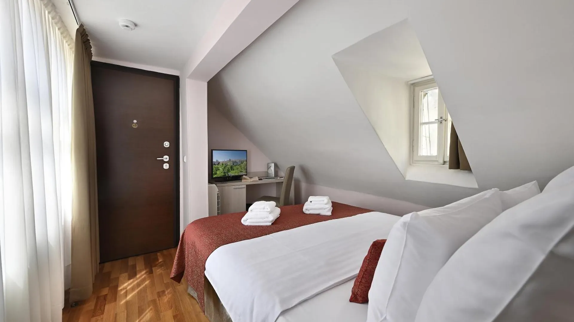 Aparthotel Boutique Residence By Little King