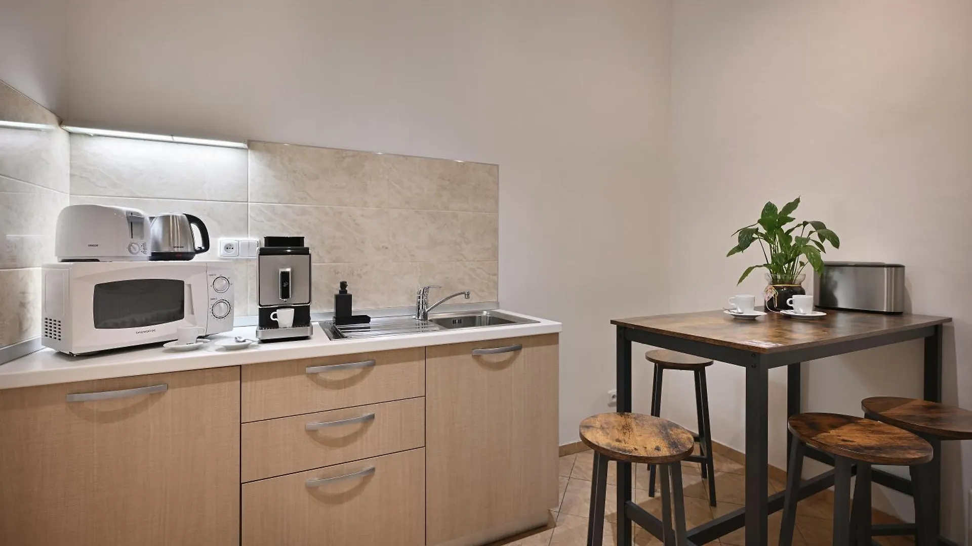 Boutique Residence By Little King Praga 3*,